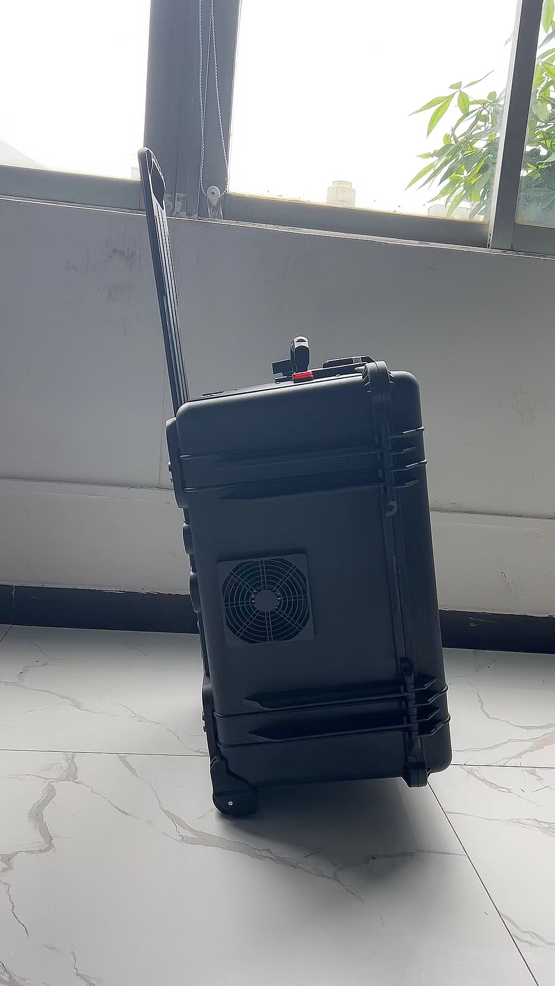 微山手拉箱型移动通信干扰器